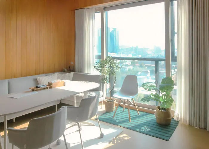 Seoullo Apartment *